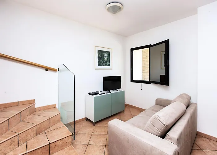 Liza 4 이솔라 알바렐라